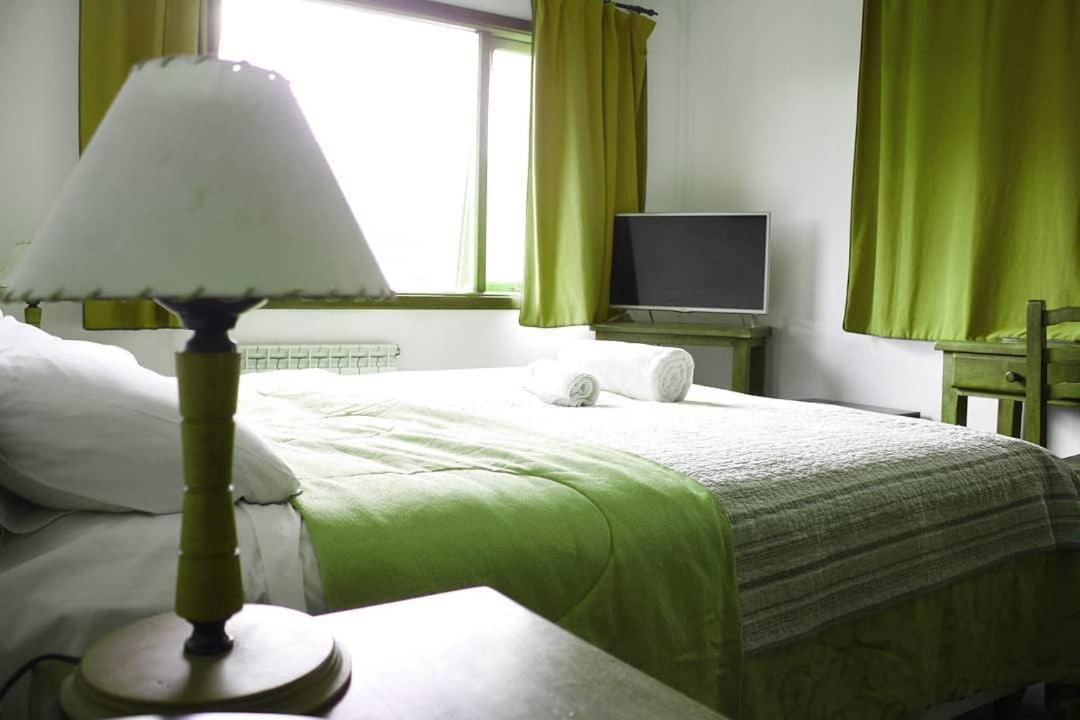 Oikos Hotel Ushuaia Bagian luar foto